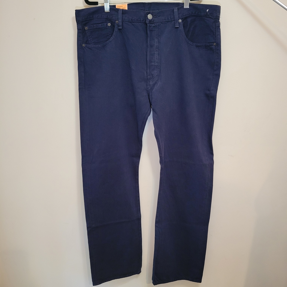 Levi's 501 Men's Original Fit Straight Leg Button-Fly Jean - Picture 2 of 6